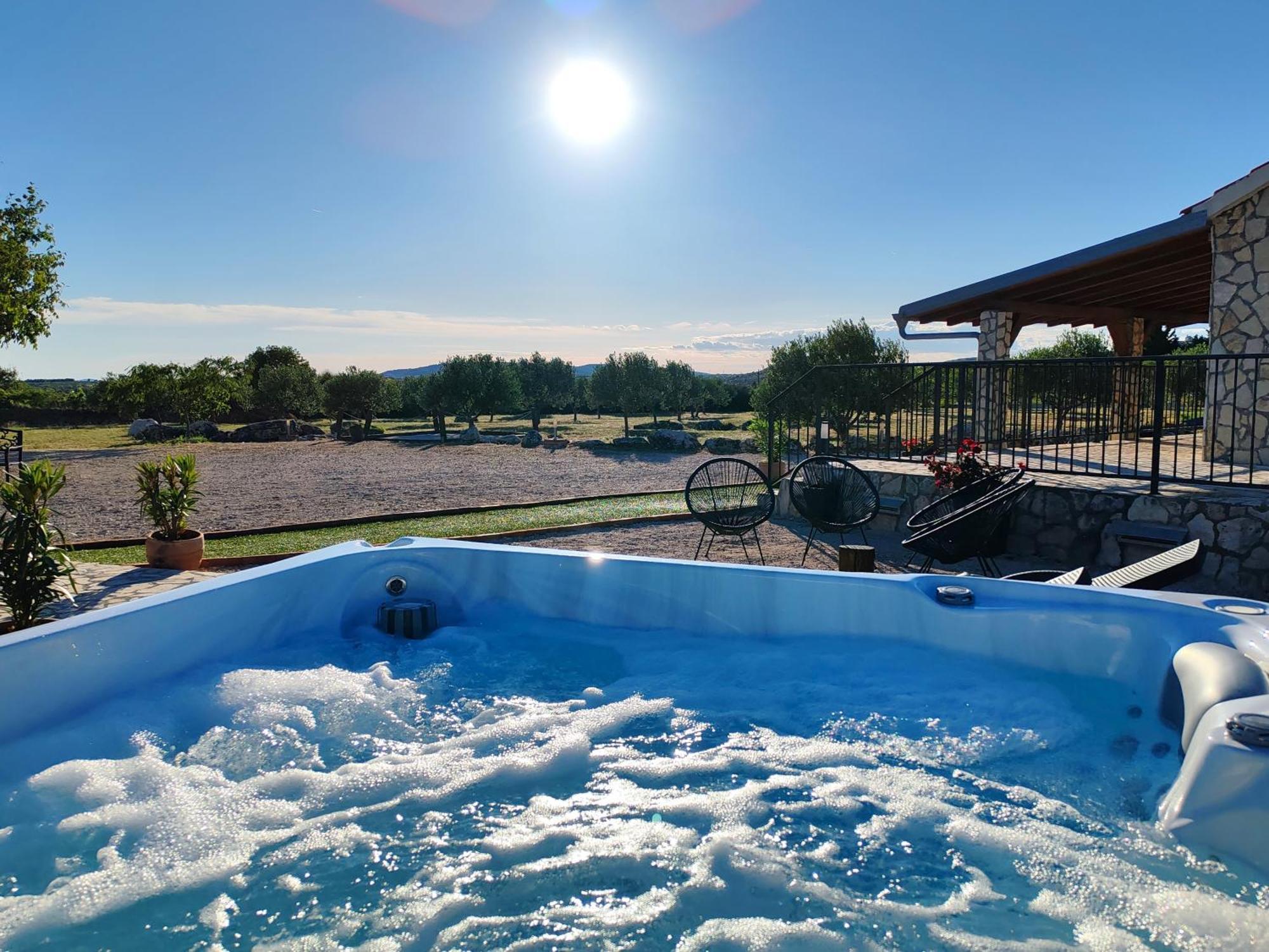 Holiday Home Juli With Jacuzzi ชิเบนิก ภายนอก รูปภาพ