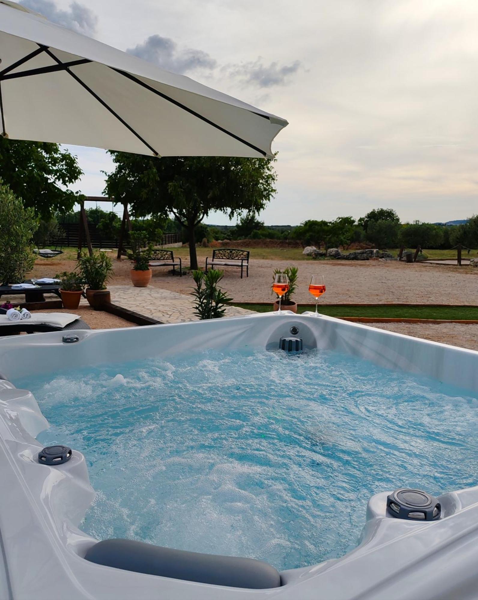 Holiday Home Juli With Jacuzzi ชิเบนิก ภายนอก รูปภาพ