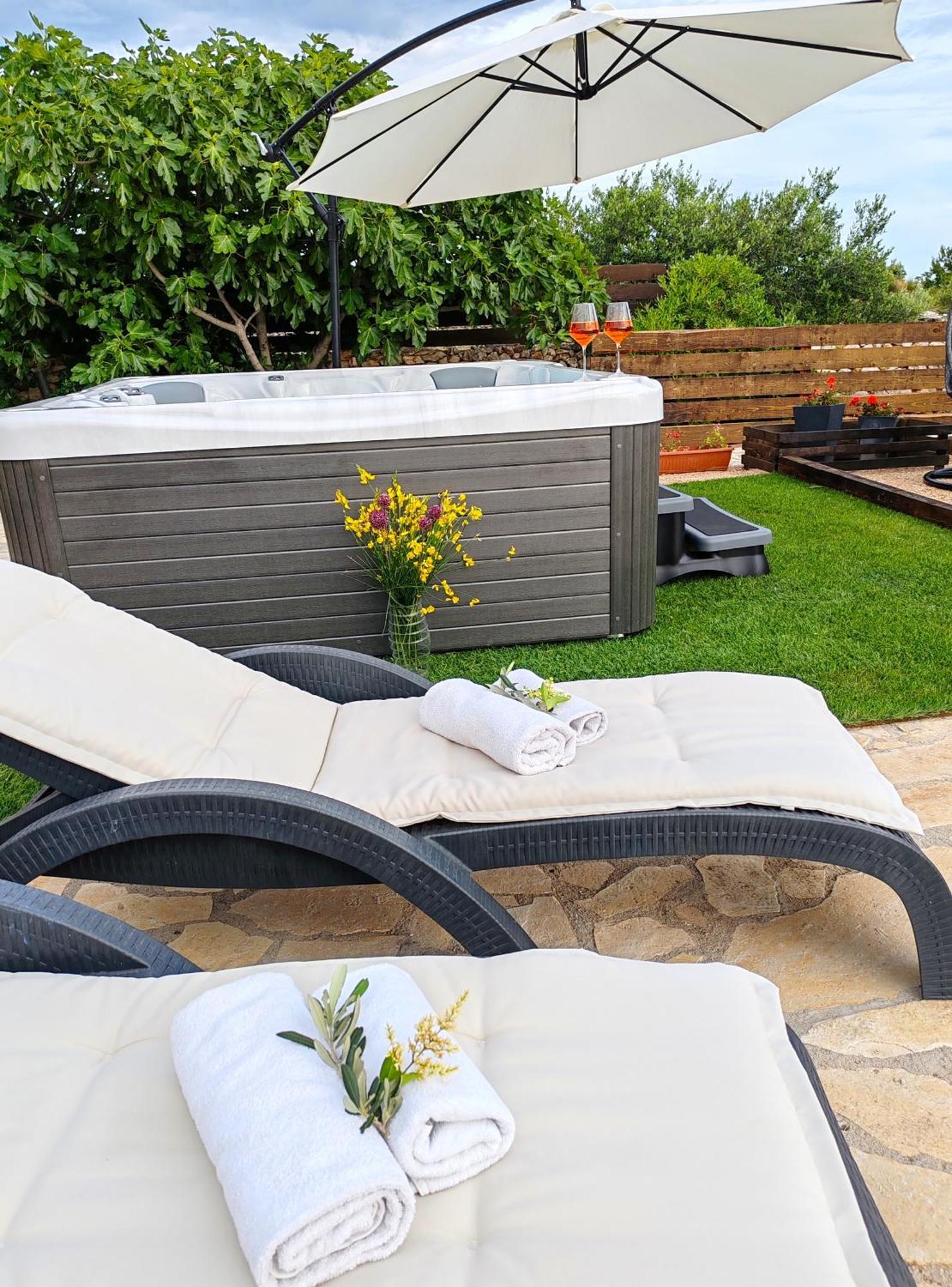 Holiday Home Juli With Jacuzzi ชิเบนิก ภายนอก รูปภาพ