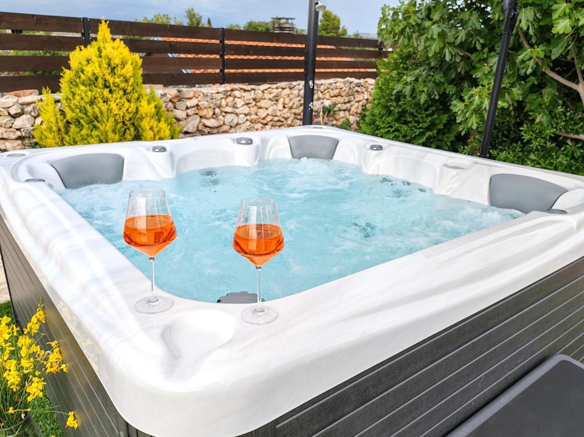 Holiday Home Juli With Jacuzzi ชิเบนิก ภายนอก รูปภาพ